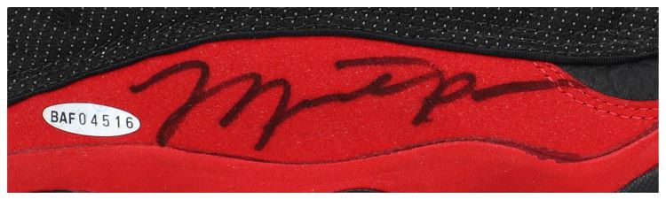 Michael Jordan Chicago Bulls Signed 1998 Nike Air Jordan 13 Bred Sneaker BAS+UDA - Sports Integrity