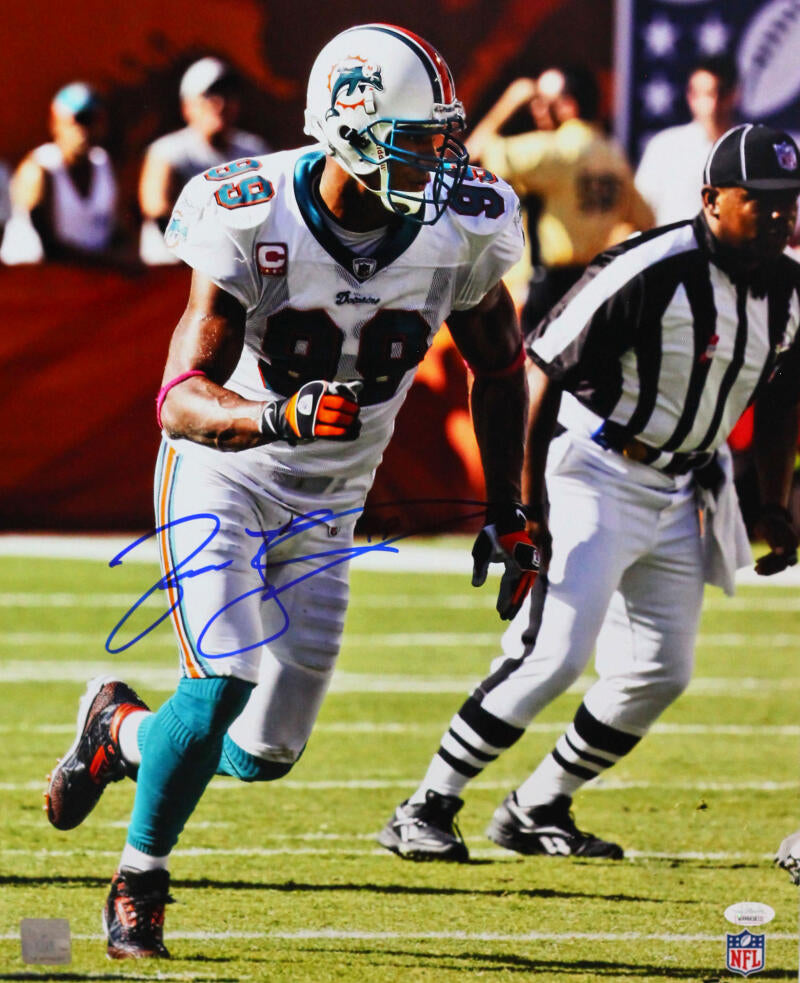 Autographed Miami Dolphins Jaylen Waddle Fanatics Authentic 16'' x 20''  White Jersey Running Photograph
